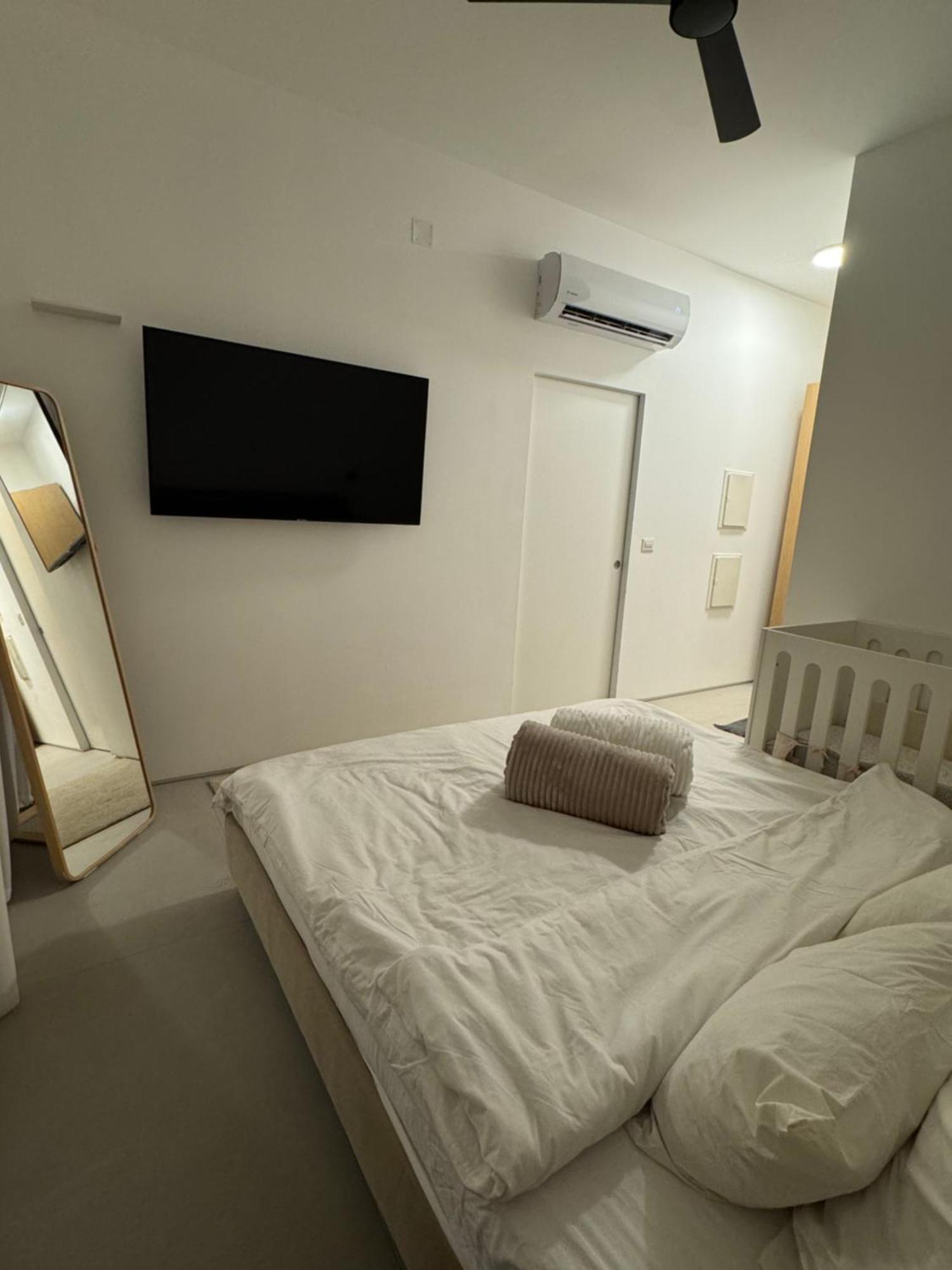 סוויטה פרטית ברמת צבי Hotel Ngoại thất bức ảnh